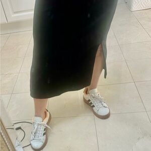 Spanx midi skirt. Soft fabric lots of stretch size M